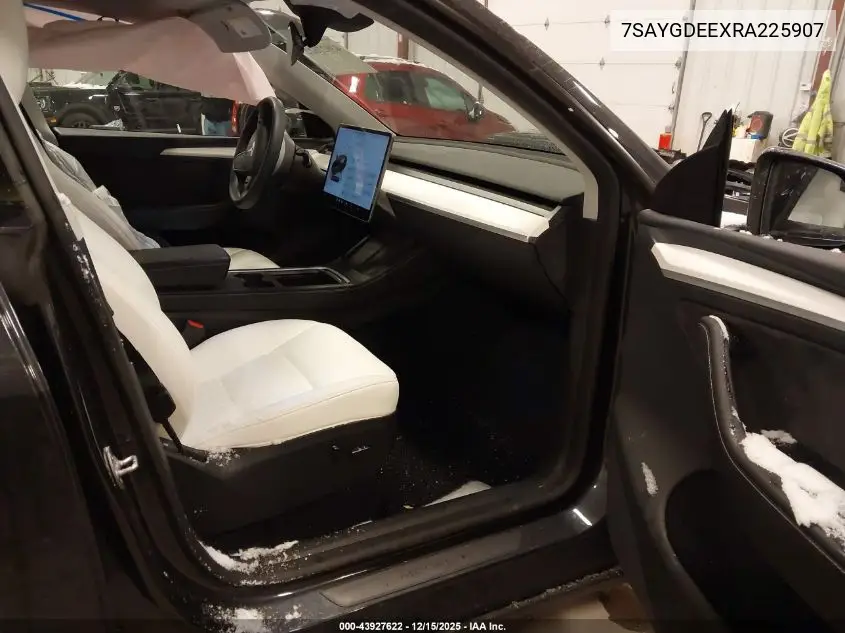 7SAYGDEEXRA225907 2024 Tesla Model Y Long Range Dual Motor All-Wheel Drive