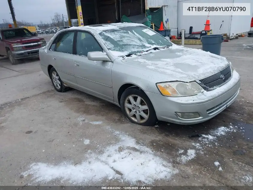 4T1BF28B6YU070790 2000 Toyota Avalon Xls