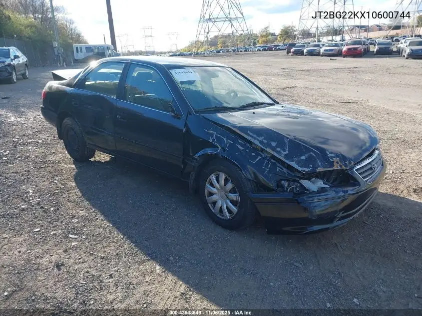 JT2BG22KX10600744 2001 Toyota Camry Le