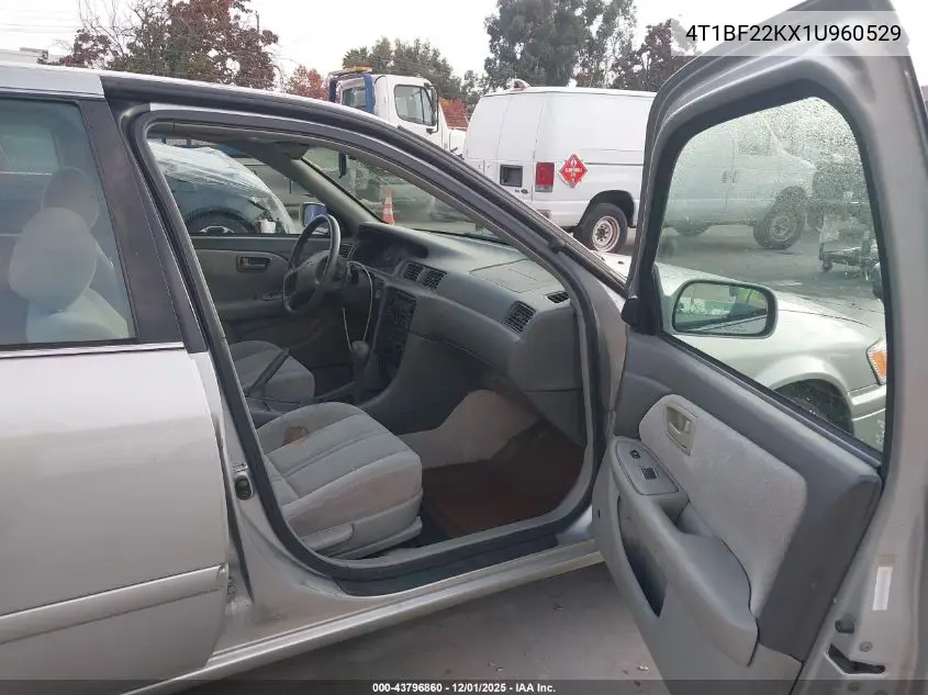 4T1BF22KX1U960529 2001 Toyota Camry Le V6