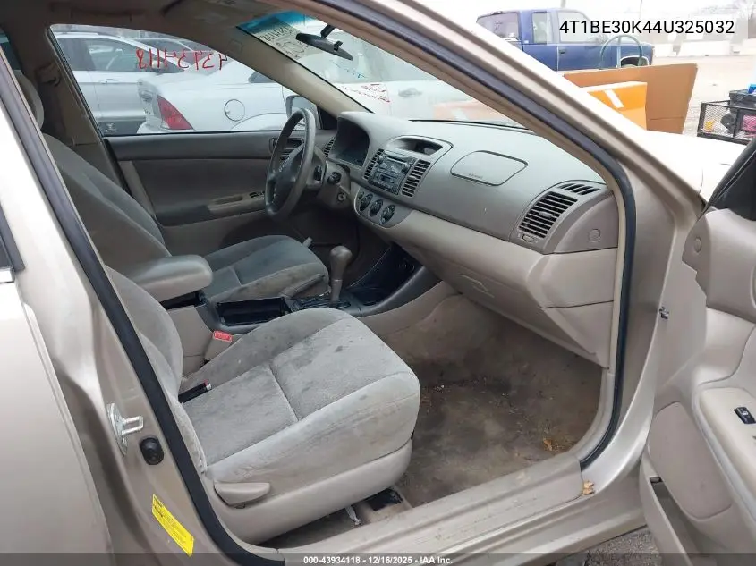 4T1BE30K44U325032 2004 Toyota Camry Le