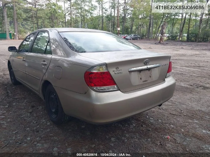 4T1BE32K85U069086 2005 Toyota Camry Le