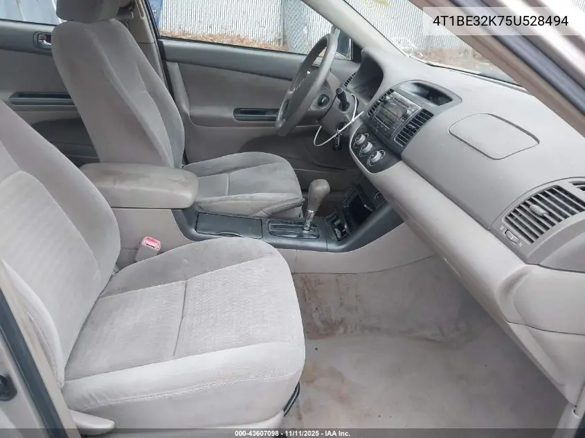 4T1BE32K75U528494 2005 Toyota Camry Le