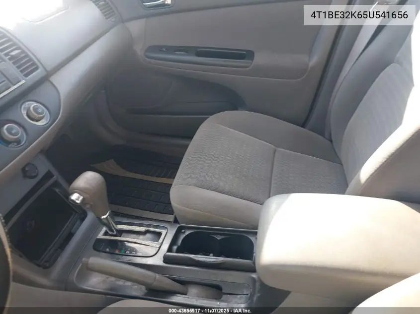 4T1BE32K65U541656 2005 Toyota Camry Le