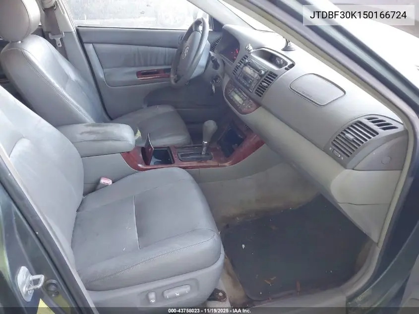 JTDBF30K150166724 2005 Toyota Camry Xle V6