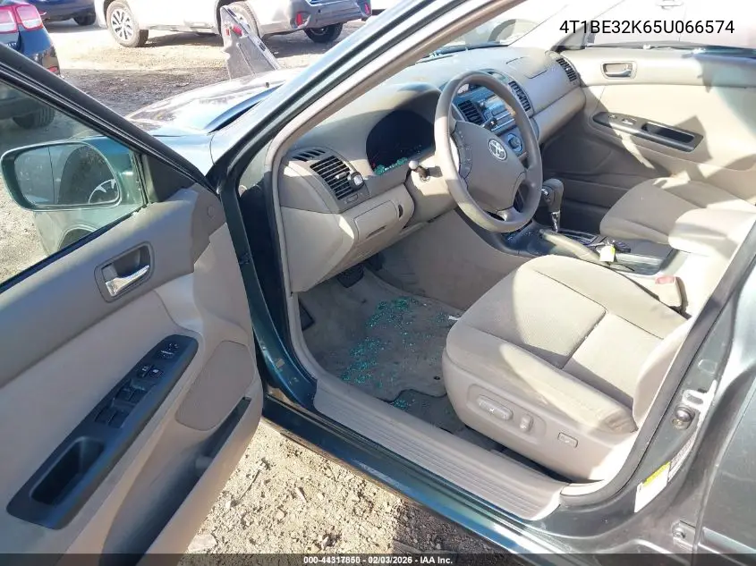 4T1BE32K65U066574 2005 Toyota Camry Le