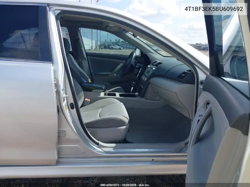 4T1BF3EK5BU609692 2011 Toyota Camry Se