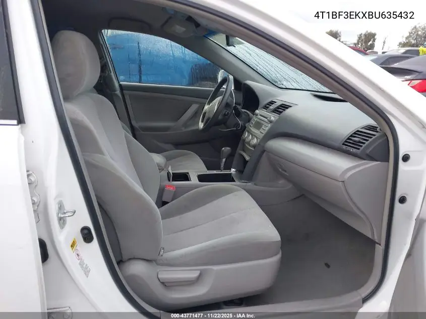4T1BF3EKXBU635432 2011 Toyota Camry Le
