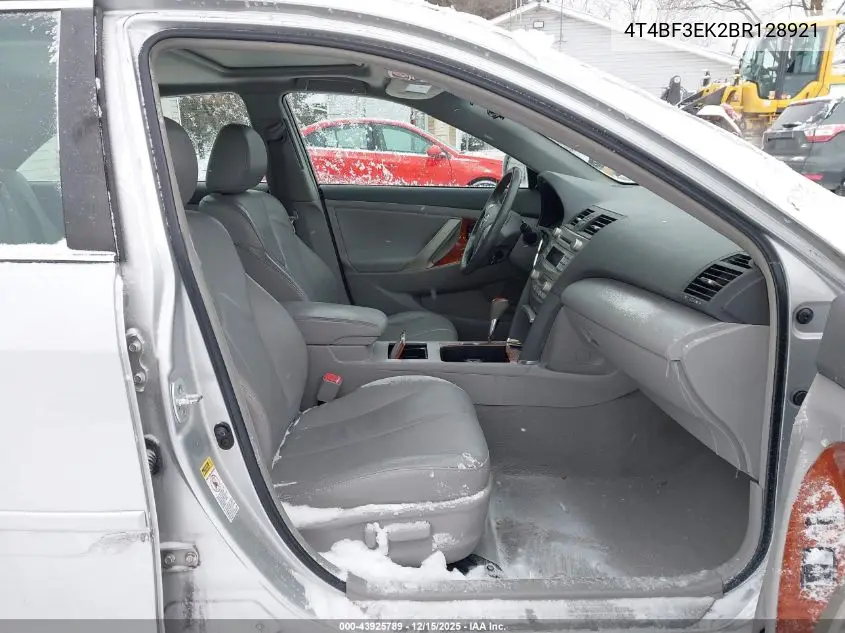 4T4BF3EK2BR128921 2011 Toyota Camry Xle