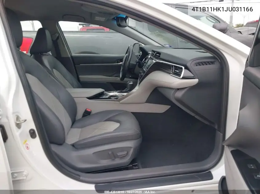 4T1B11HK1JU031166 2018 Toyota Camry Xle