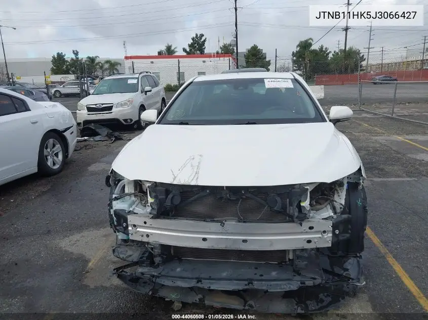 JTNB11HK5J3066427 2018 Toyota Camry Le
