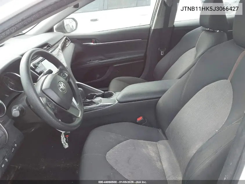 JTNB11HK5J3066427 2018 Toyota Camry Le