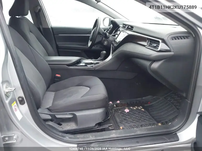 4T1B11HK2KU175889 2019 Toyota Camry Le