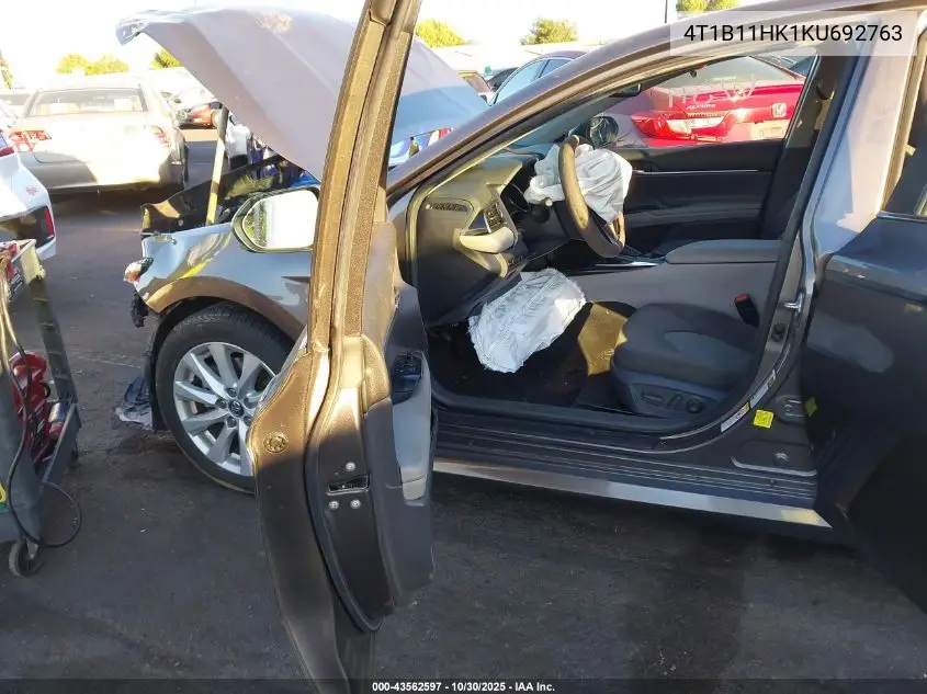 4T1B11HK1KU692763 2019 Toyota Camry Le