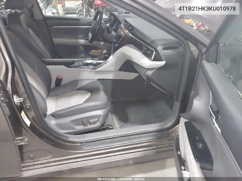 4T1B21HK3KU010978 2019 Toyota Camry Hybrid Xle