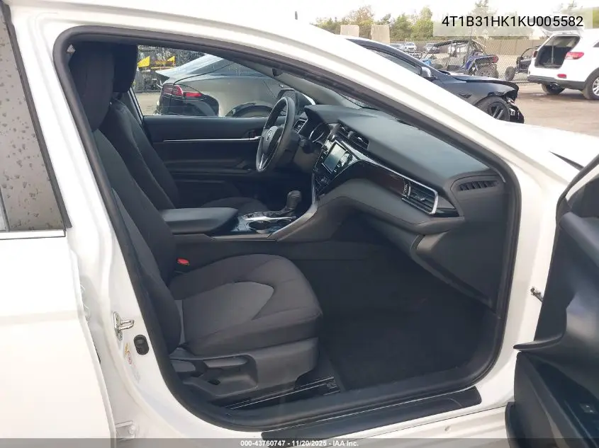 4T1B31HK1KU005582 2019 Toyota Camry Hybrid Le