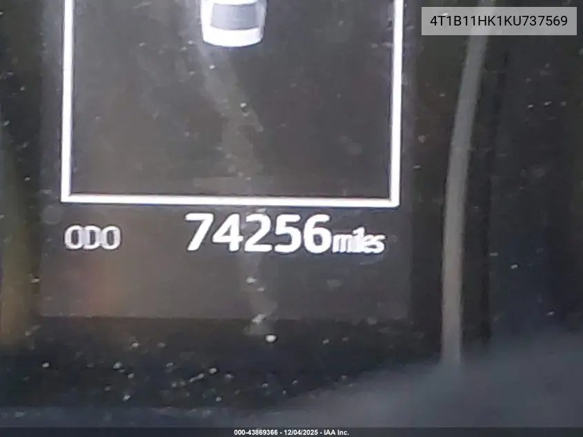 4T1B11HK1KU737569 2019 Toyota Camry Le