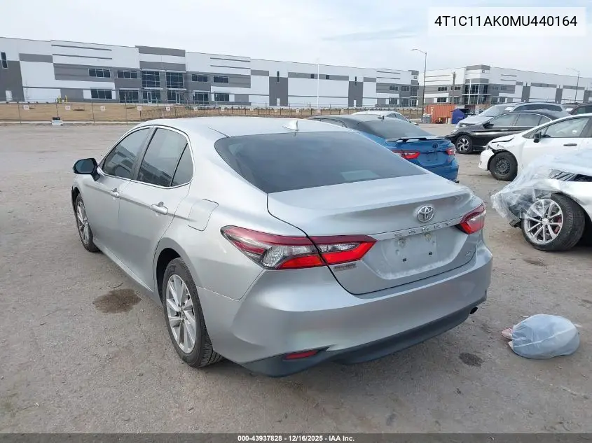 4T1C11AK0MU440164 2021 Toyota Camry Le