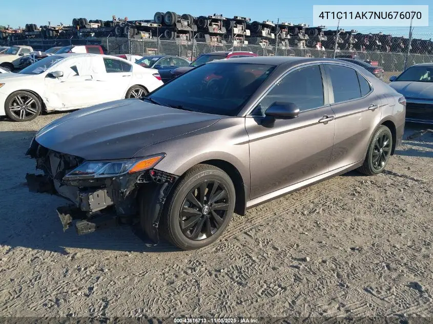 4T1C11AK7NU676070 2022 Toyota Camry Le