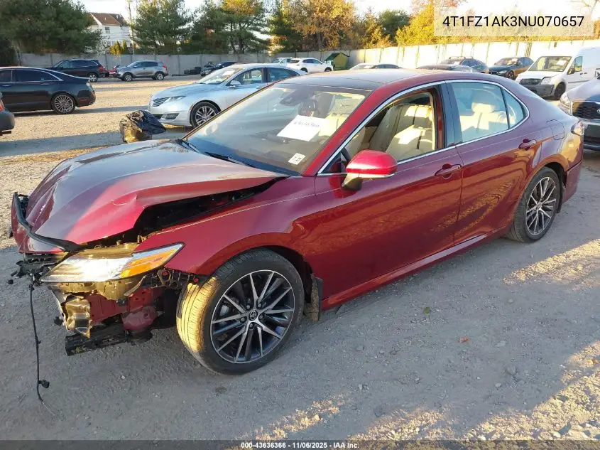 4T1FZ1AK3NU070657 2022 Toyota Camry Xle V6
