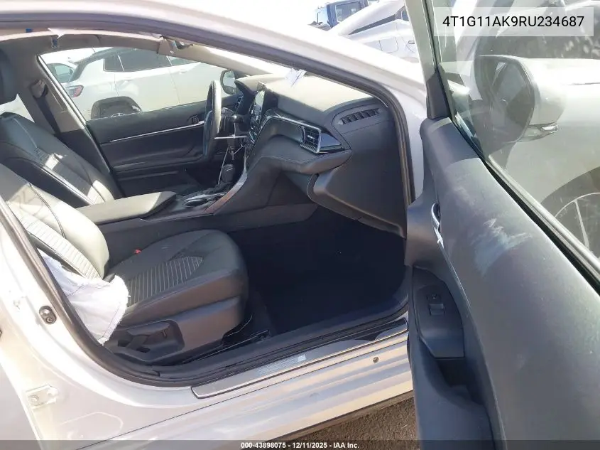 4T1G11AK9RU234687 2024 Toyota Camry Se