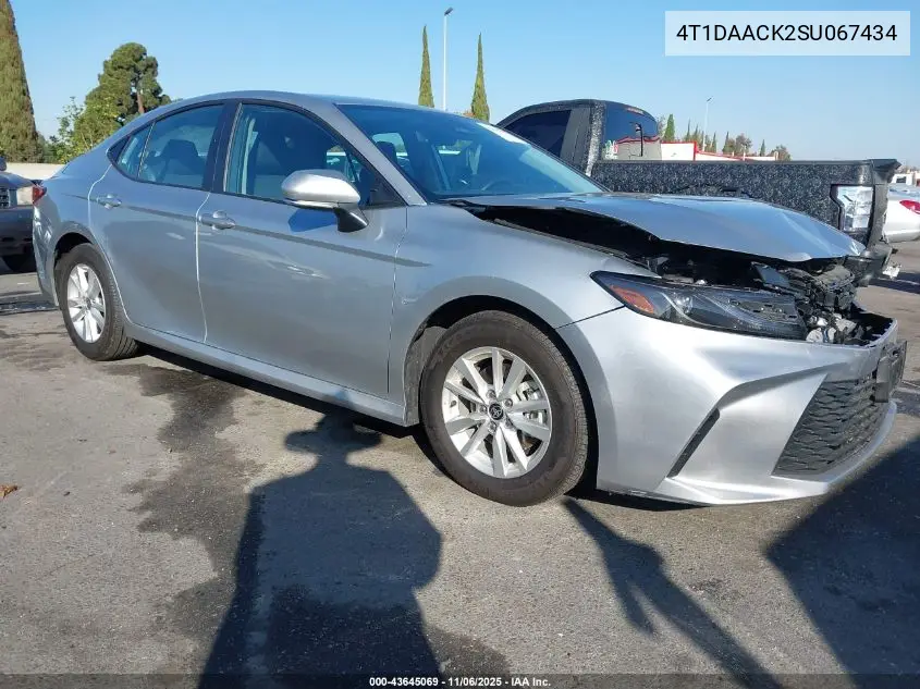 4T1DAACK2SU067434 2025 Toyota Camry Le