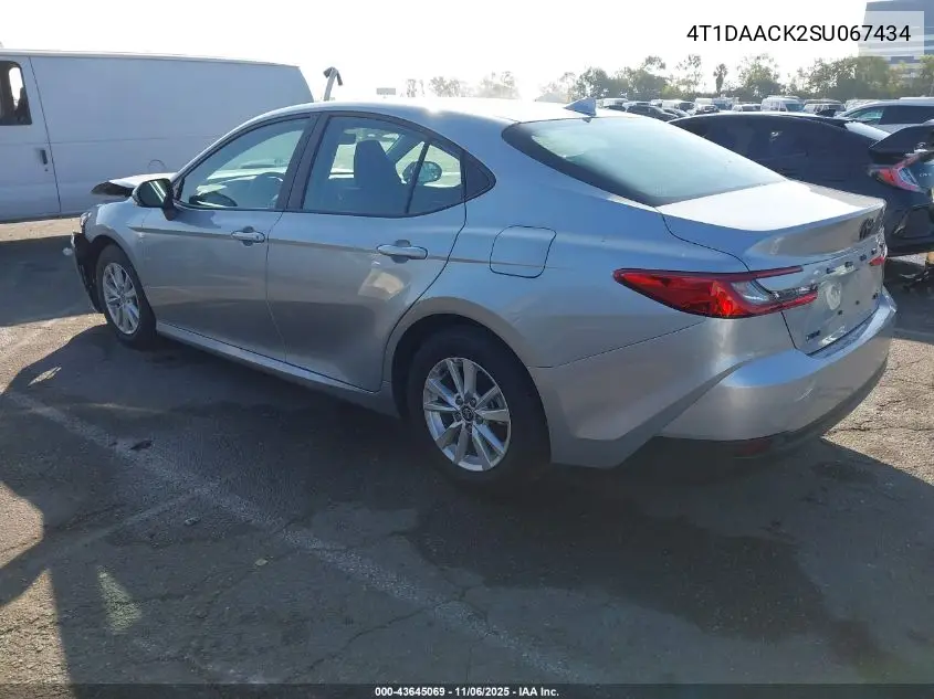 4T1DAACK2SU067434 2025 Toyota Camry Le