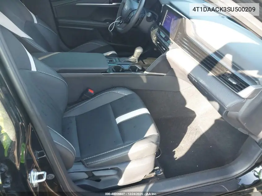 4T1DAACK3SU500209 2025 Toyota Camry Se