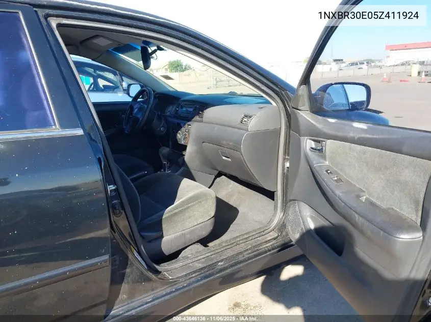 1NXBR30E05Z411924 2005 Toyota Corolla S