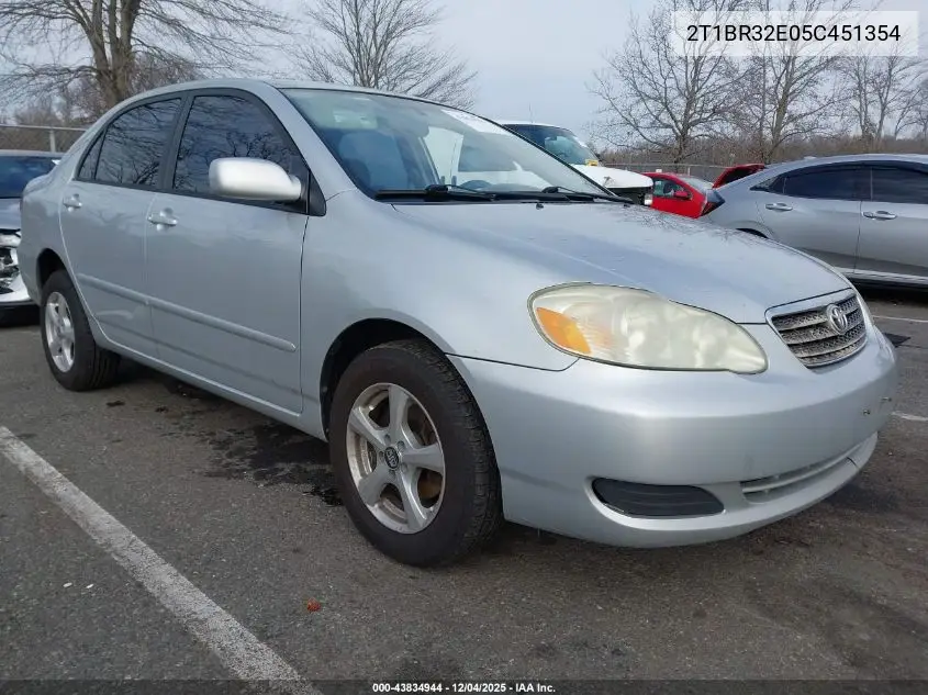 2T1BR32E05C451354 2005 Toyota Corolla Le