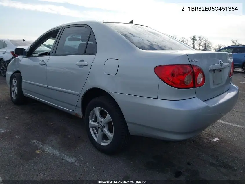 2T1BR32E05C451354 2005 Toyota Corolla Le