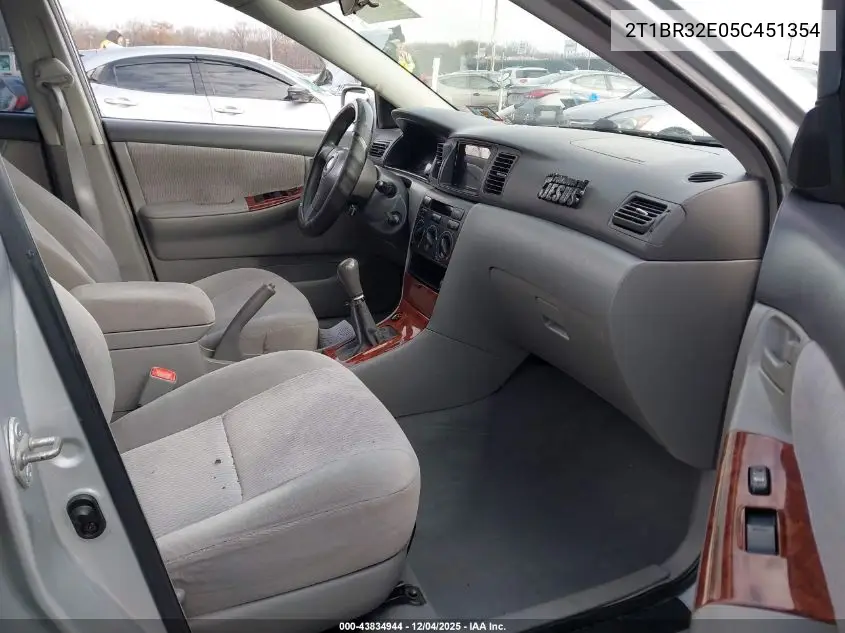 2T1BR32E05C451354 2005 Toyota Corolla Le