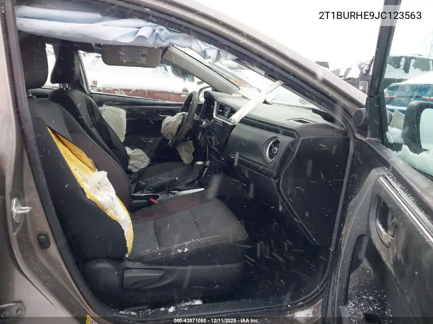2T1BURHE9JC123563 2018 Toyota Corolla Le