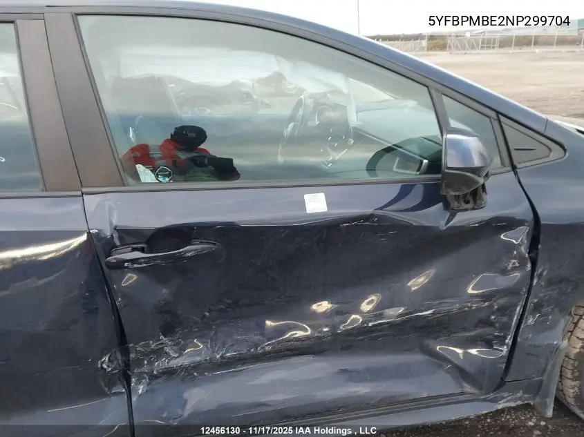 5YFBPMBE2NP299704 2022 Toyota Corolla Le