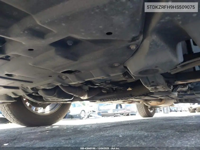 5TDKZRFH9HS509075 2017 Toyota Highlander Xle