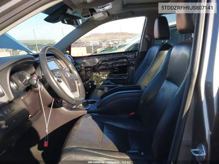 5TDDZRFH9JS807141 2018 Toyota Highlander Limited