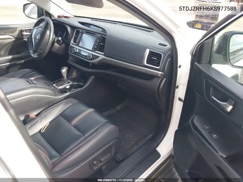 5TDJZRFH6KS977588 2019 Toyota Highlander Se