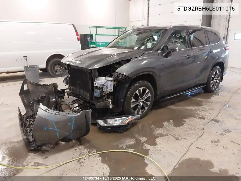 5TDGZRBH6LS011016 2020 Toyota Highlander Xle