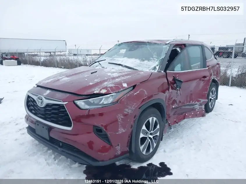 5TDGZRBH7LS032957 2020 Toyota Highlander Xle