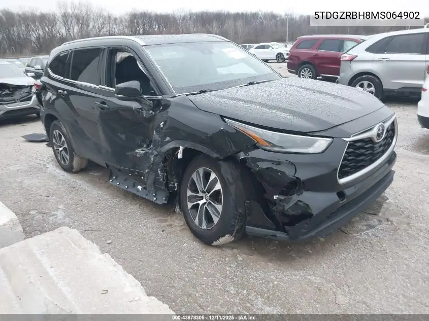 5TDGZRBH8MS064902 2021 Toyota Highlander Xle