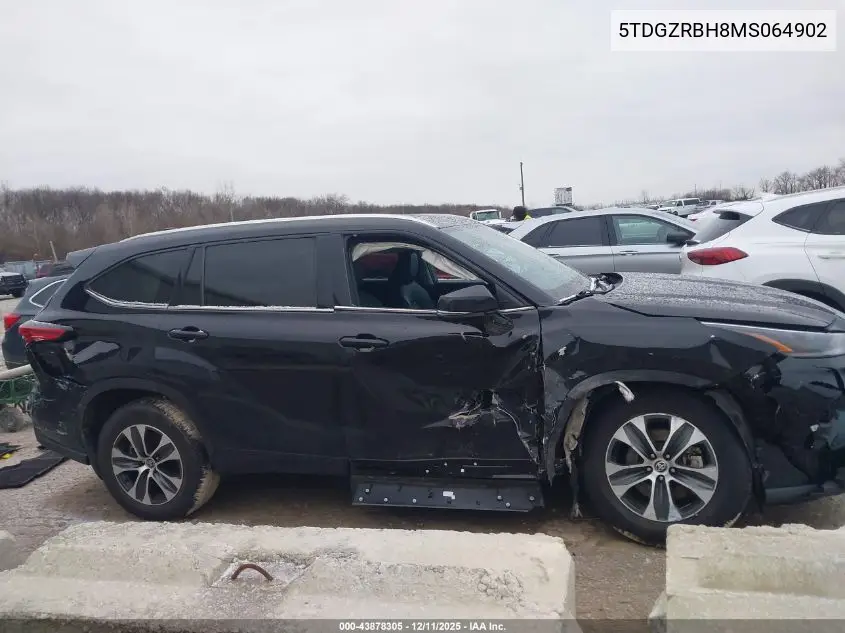 5TDGZRBH8MS064902 2021 Toyota Highlander Xle