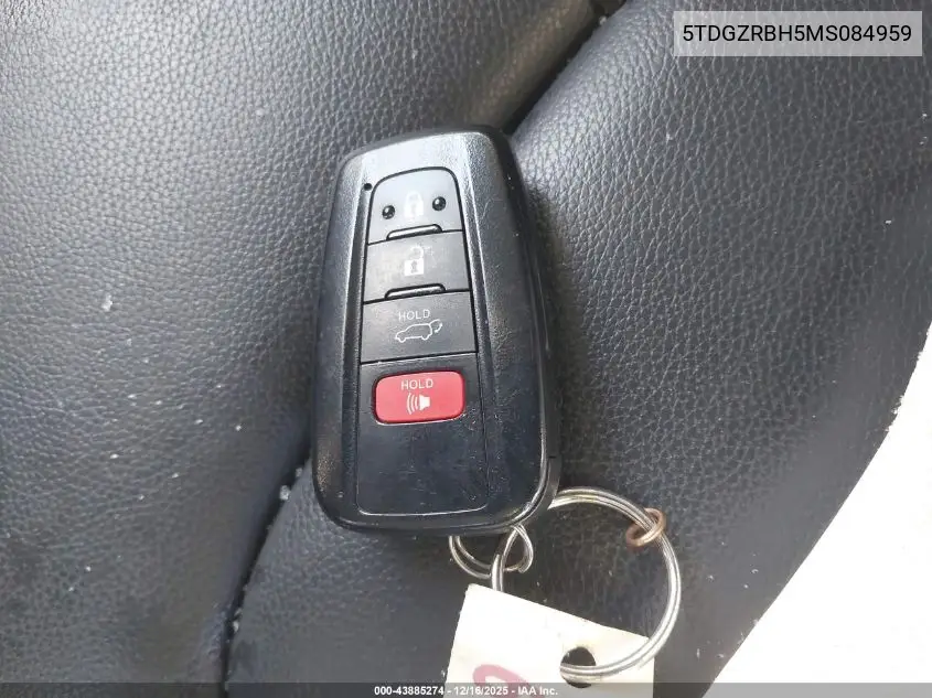 5TDGZRBH5MS084959 2021 Toyota Highlander Xle
