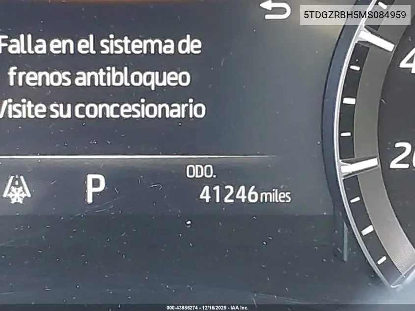5TDGZRBH5MS084959 2021 Toyota Highlander Xle