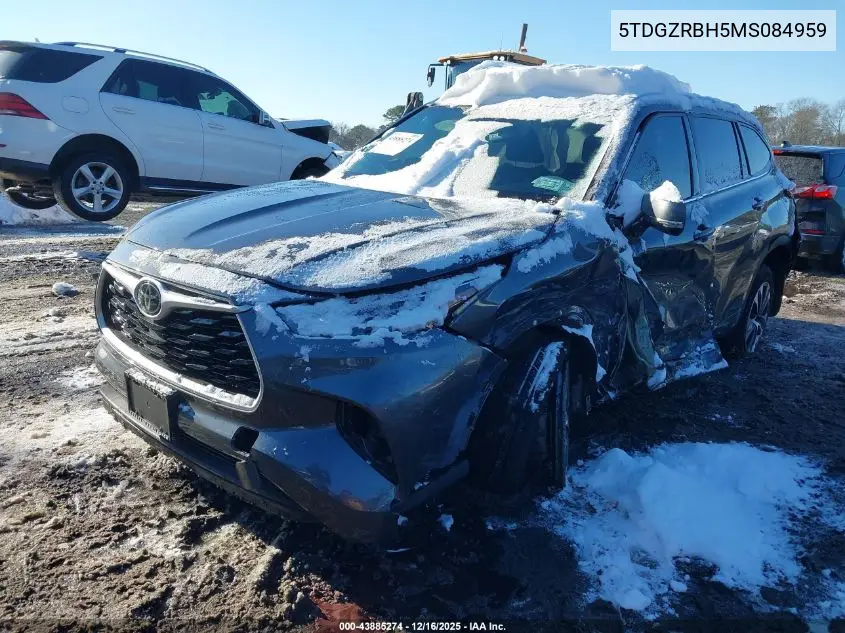 5TDGZRBH5MS084959 2021 Toyota Highlander Xle