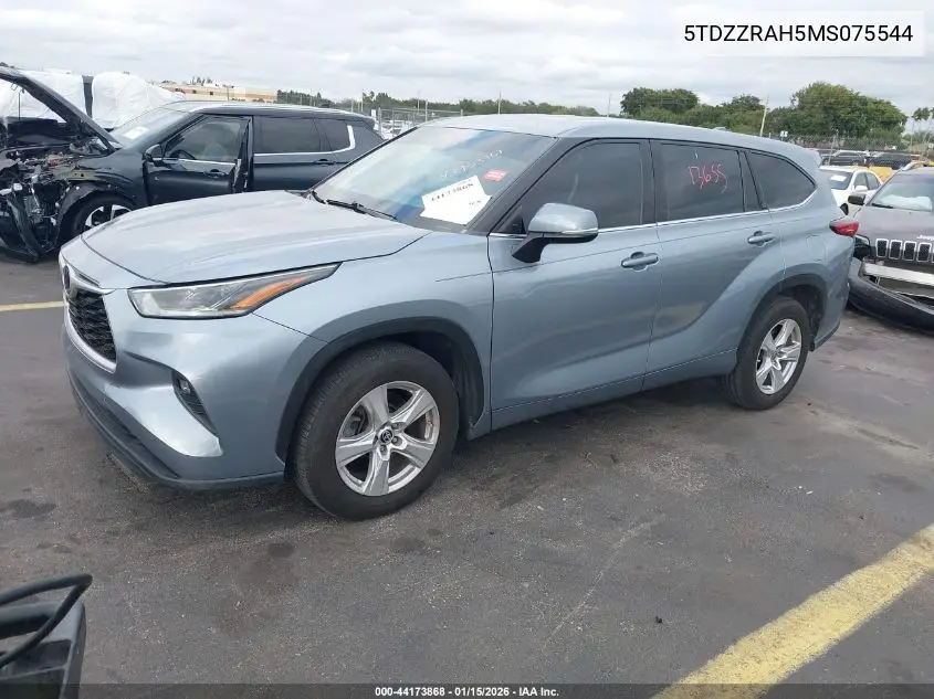 5TDZZRAH5MS075544 2021 Toyota Highlander Le