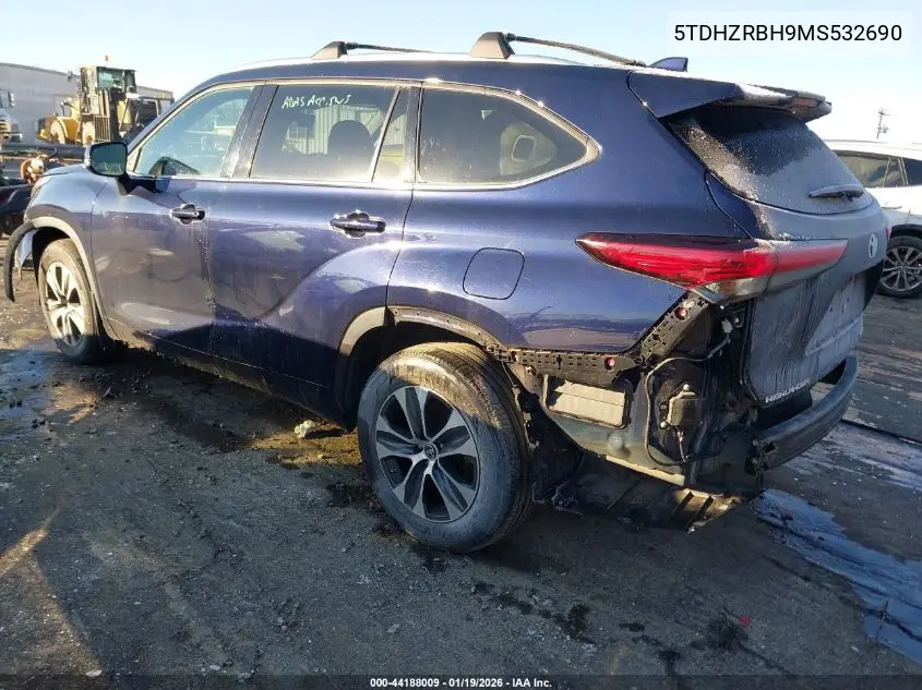 5TDHZRBH9MS532690 2021 Toyota Highlander Xle