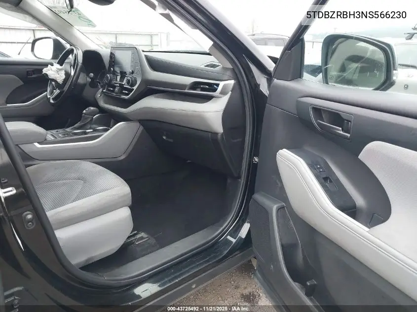 5TDBZRBH3NS566230 2022 Toyota Highlander Le