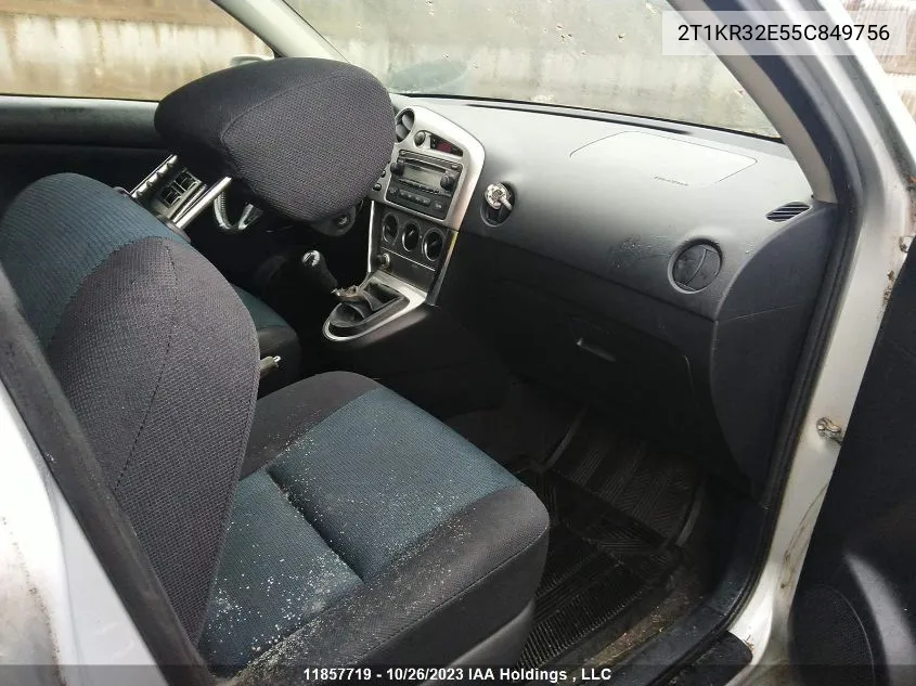 2T1KR32E55C849756 2005 Toyota Matrix