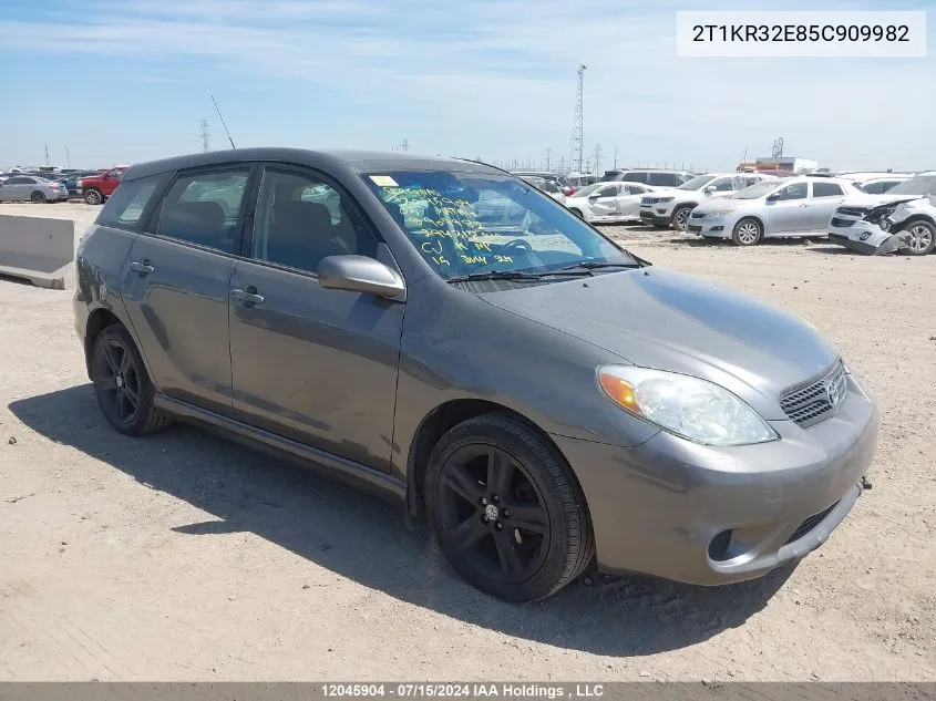 2005 Toyota Matrix Xr VIN: 2T1KR32E85C909982 Lot: 12045904