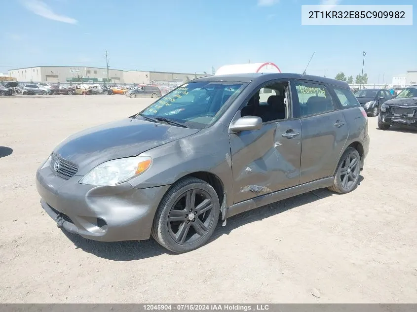 2005 Toyota Matrix Xr VIN: 2T1KR32E85C909982 Lot: 12045904